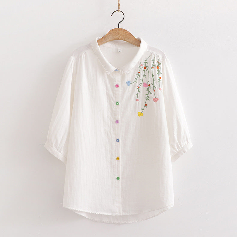 Embroidered loose and slimming shirt