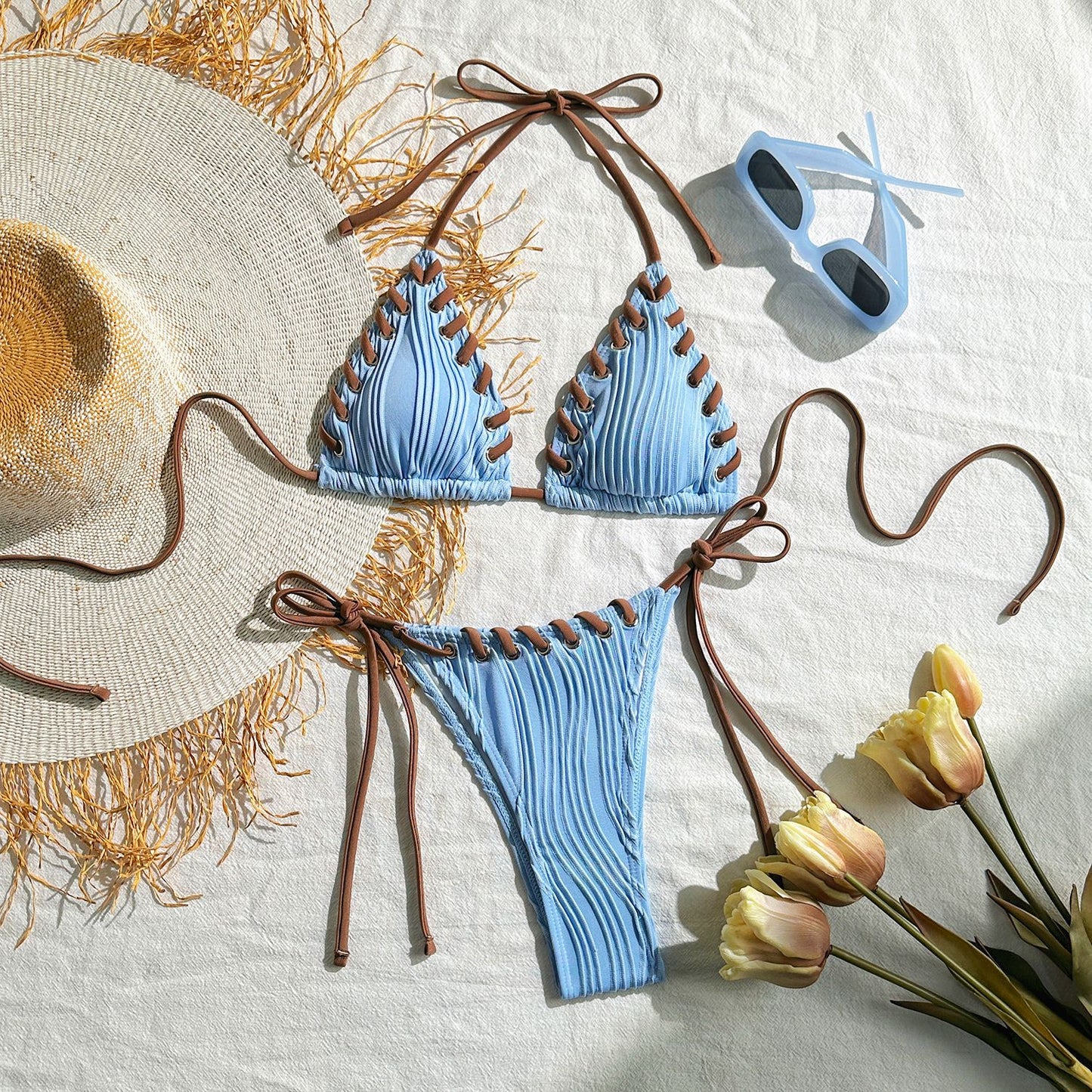 Fresh and sweet two-piece swimsuit bikini