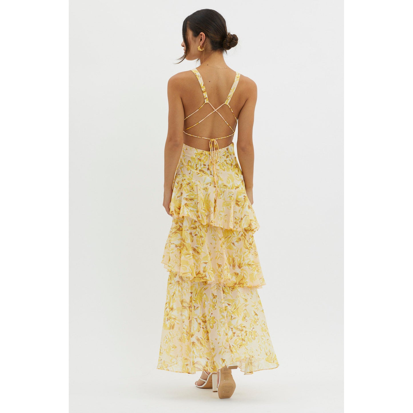 V-neck and ruffled edges dress