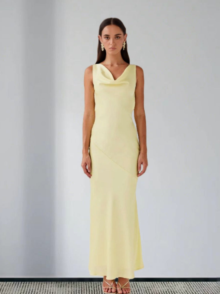 Ladies' body-hugging skirt