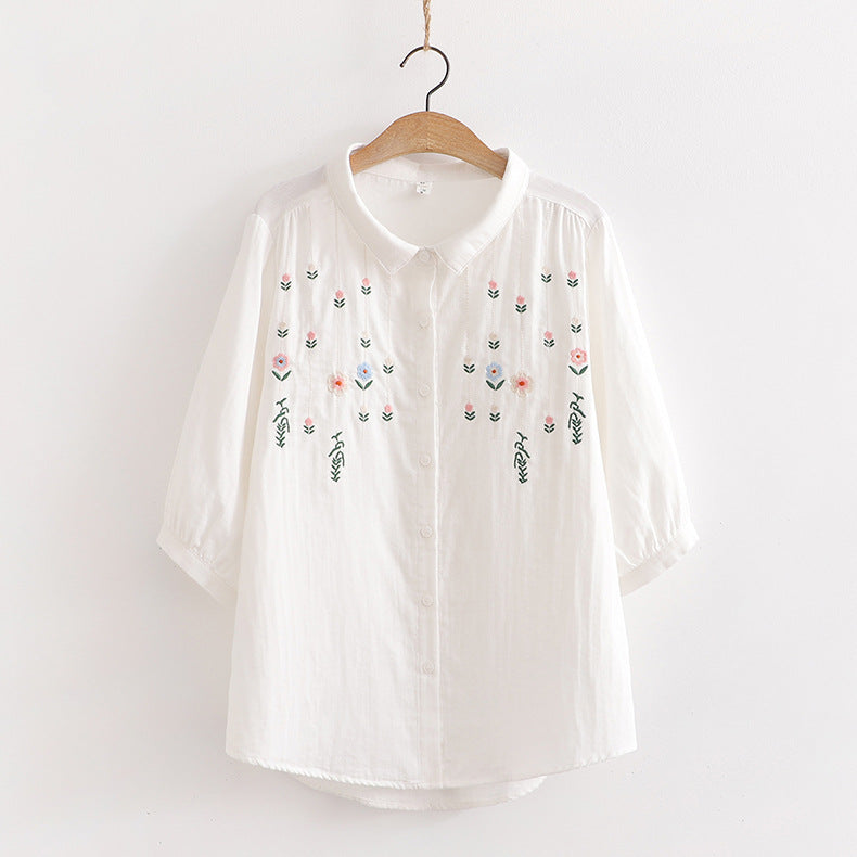 Embroidered loose and slimming shirt