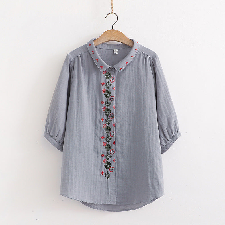 Embroidered loose and slimming shirt